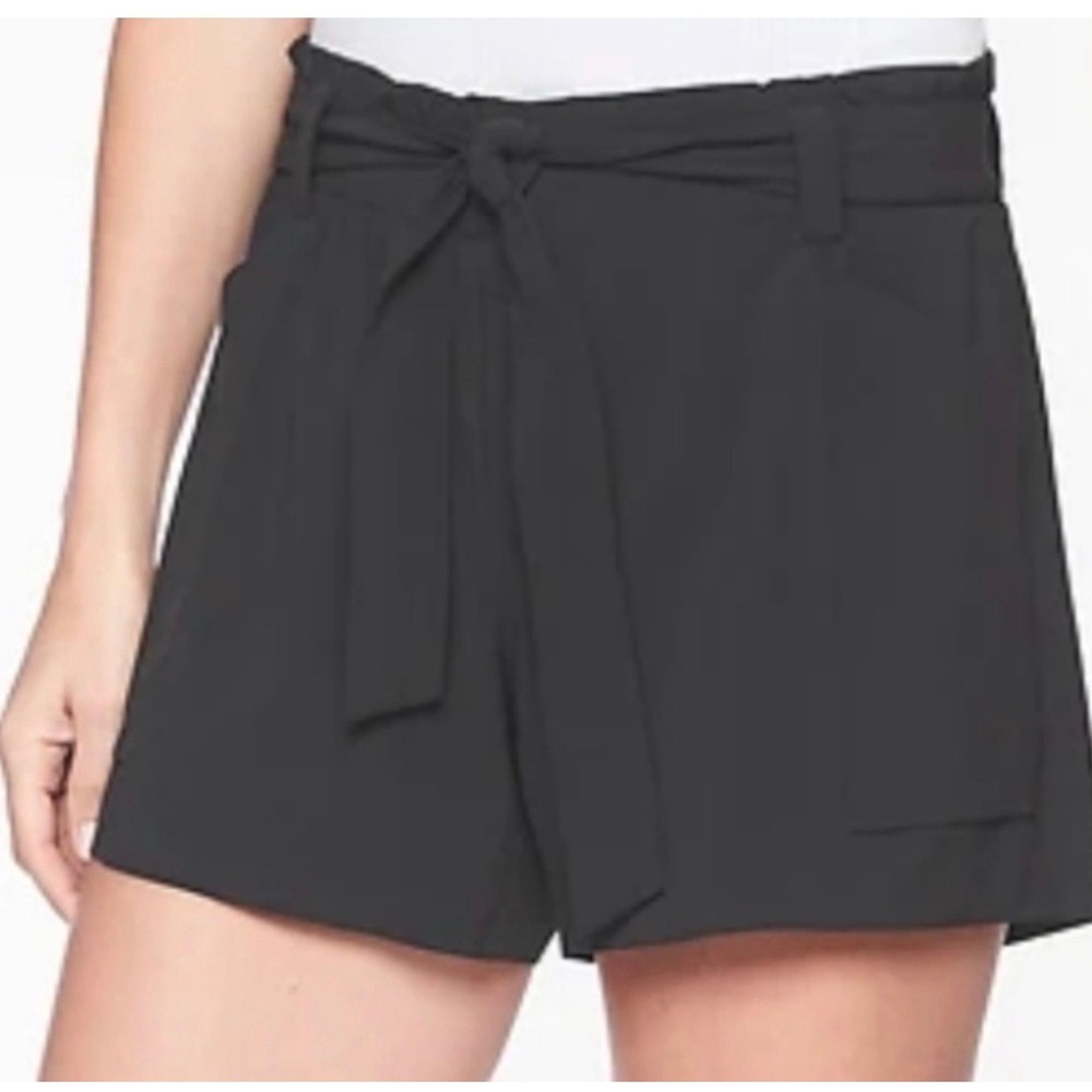 Athleta Skyline Short II Black Paperbag Waist Tie Front Shorts Sz10 coastal chic